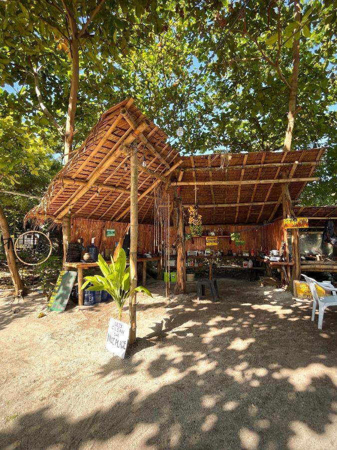 A Pousada Tribal Huts Community Daanbantayan Exterior foto